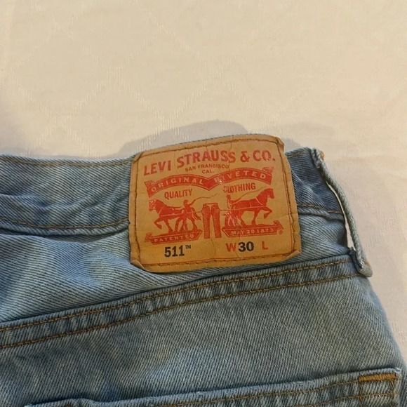 Levi’s men’s 511 jean denim shorts size 30 distressed excellent used condition - Picture 4 of 4